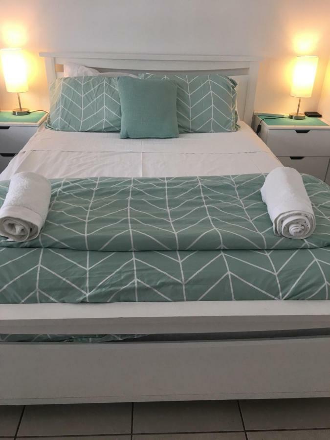 Apartment In Dolphin Heads Eimeo Экстерьер фото